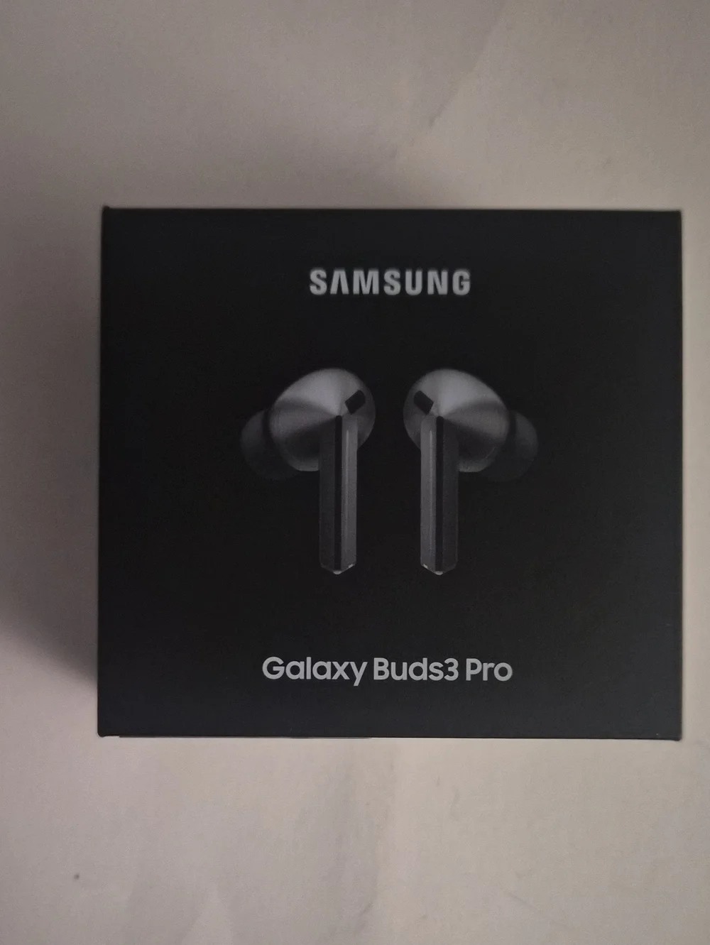 Samsung Galaxy Buds3 Pro - Black Charging Case and Earbuds